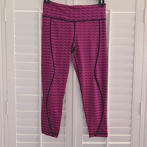 Vineyard Vines Etched Whale Tail Performance Legging - Picture 8 of 10